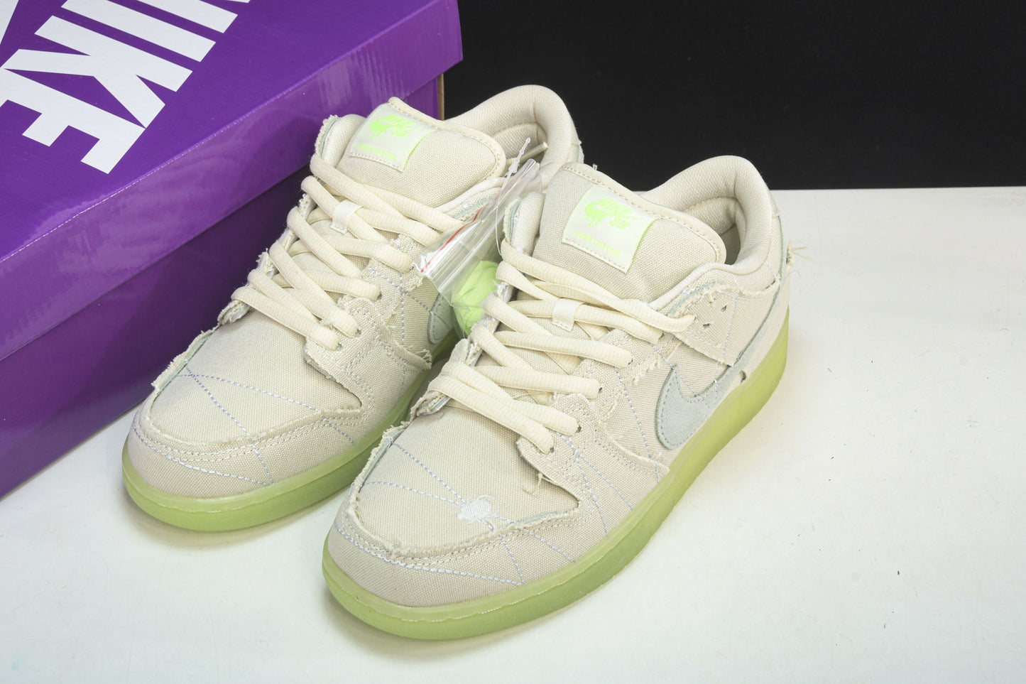 Nike SB Dunk Low Mummy Sneaker: Elite Glow-Sole Halloween Skate Shoes