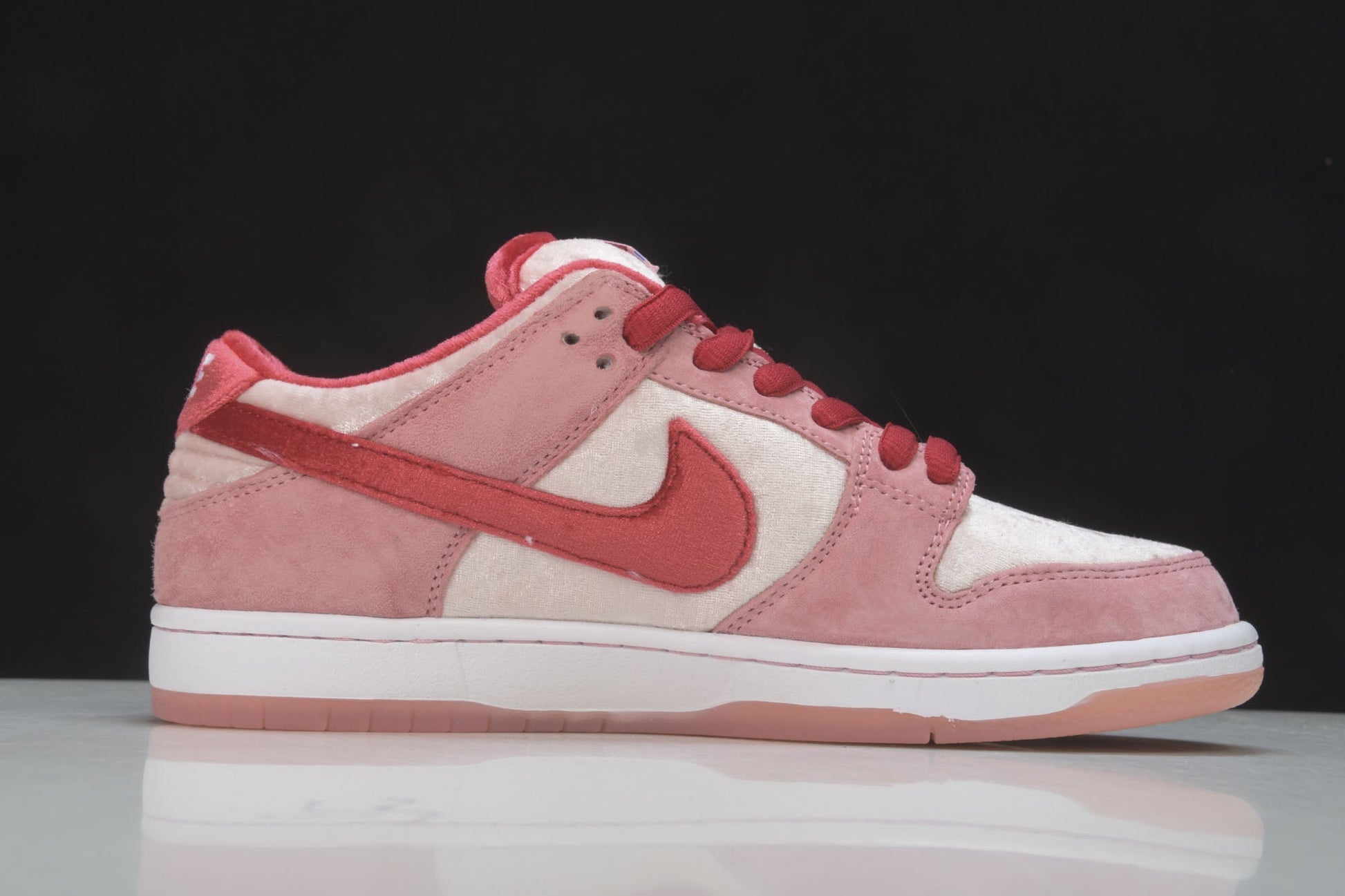 Nike SB Dunk Low StrangeLove Skateboards Sneaker - Premium Velvet Design