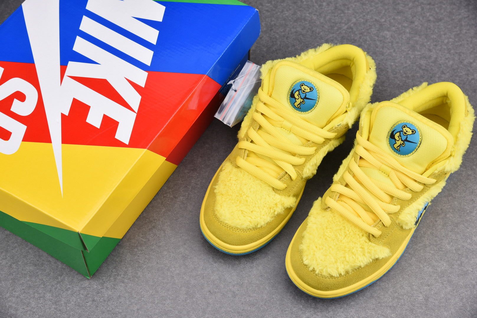 Nike SB Dunk Low Grateful Dead Yellow Bear Skate Shoes