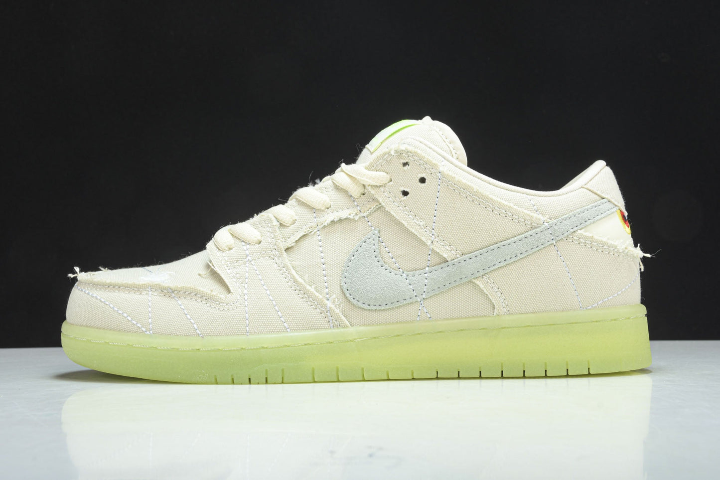Nike SB Dunk Low Mummy Sneaker: Elite Glow-Sole Halloween Skate Shoes