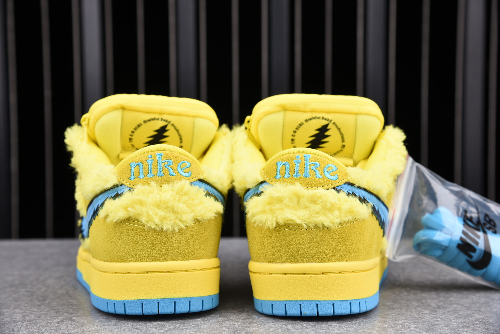 Nike SB Dunk Low Grateful Dead Yellow Bear Skate Shoes