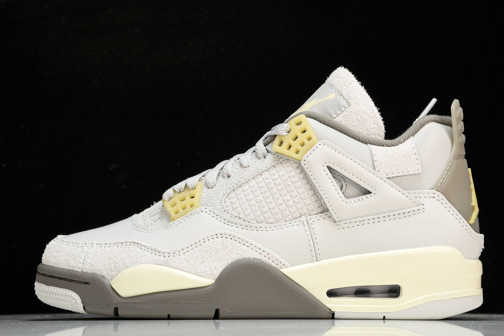 Air Jordan 4 Retro SE Craft Photon Dust Sneakers - Iconic Style & Comfort