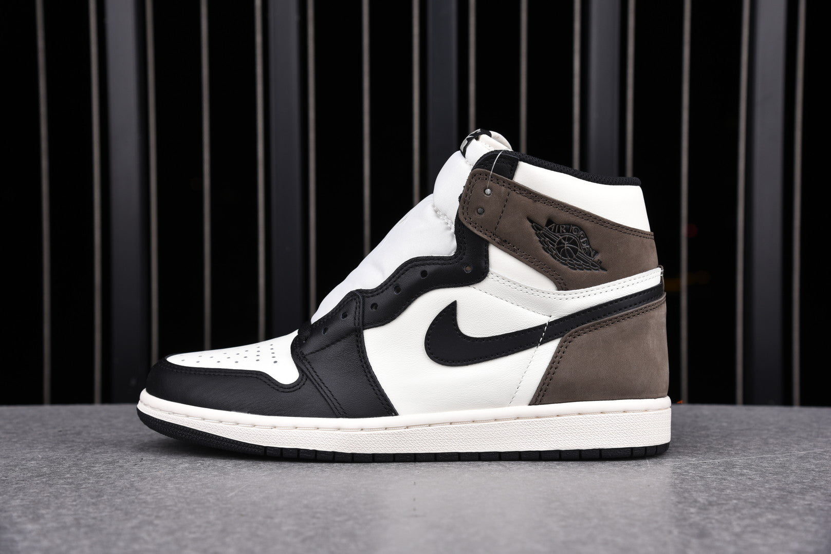 Classic Air Jordan 1 Retro High Dark Mocha Sneakers - Iconic Style & Comfort
