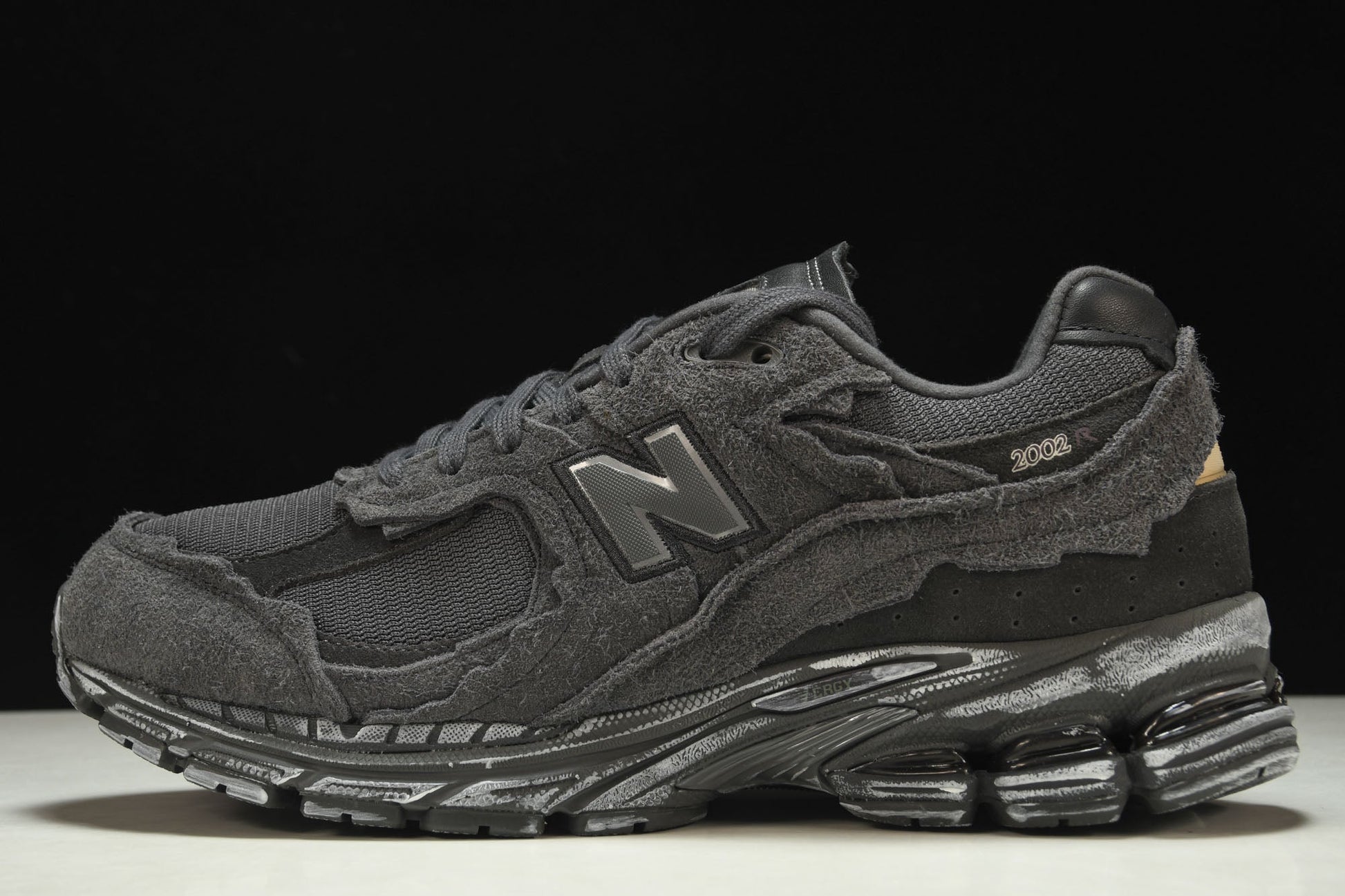 New Balance 2002R Protection Pack Phantom: Rugged Style Comfort Sneaker