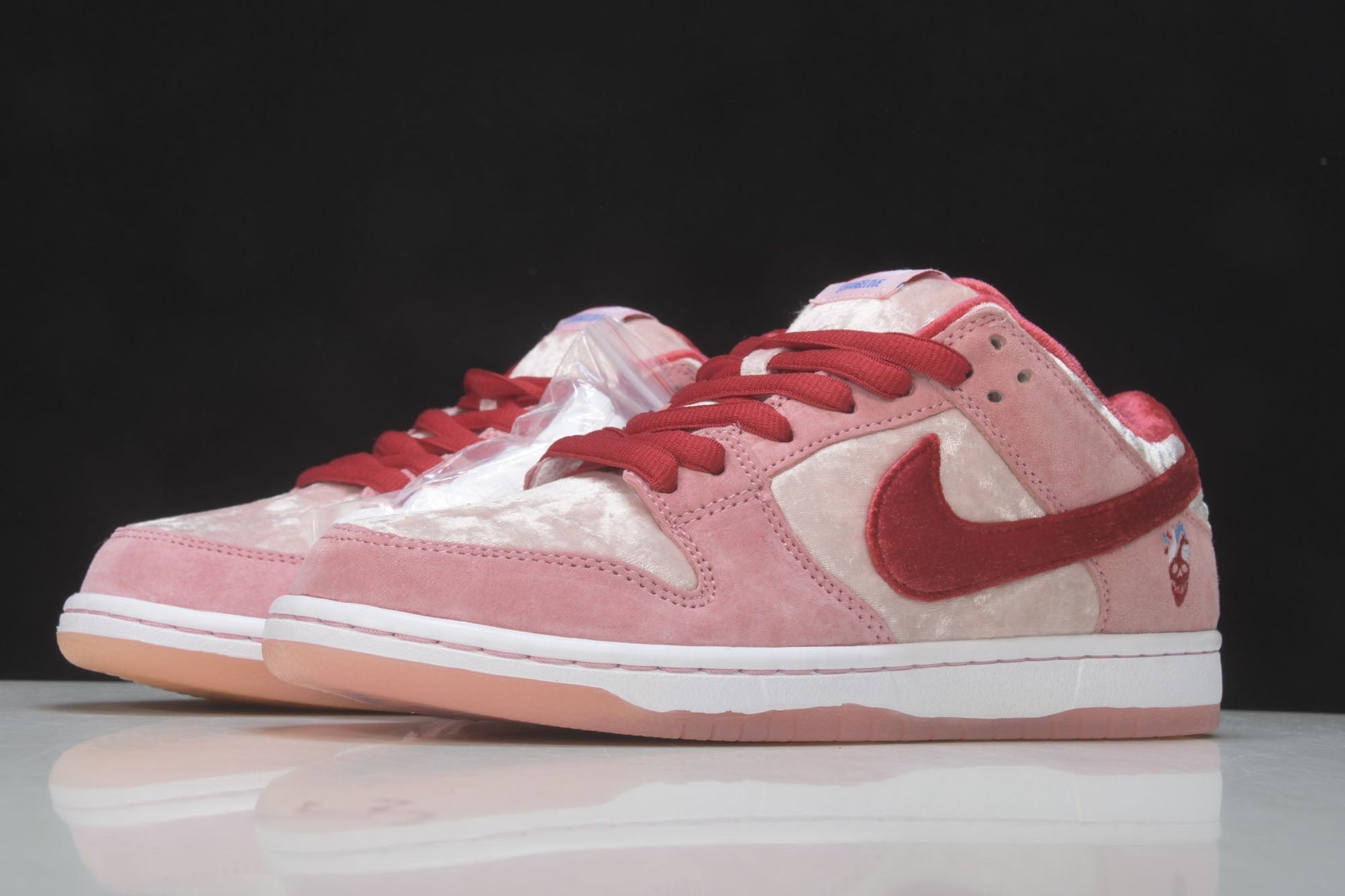 Nike SB Dunk Low StrangeLove Skateboards Sneaker - Premium Velvet Design
